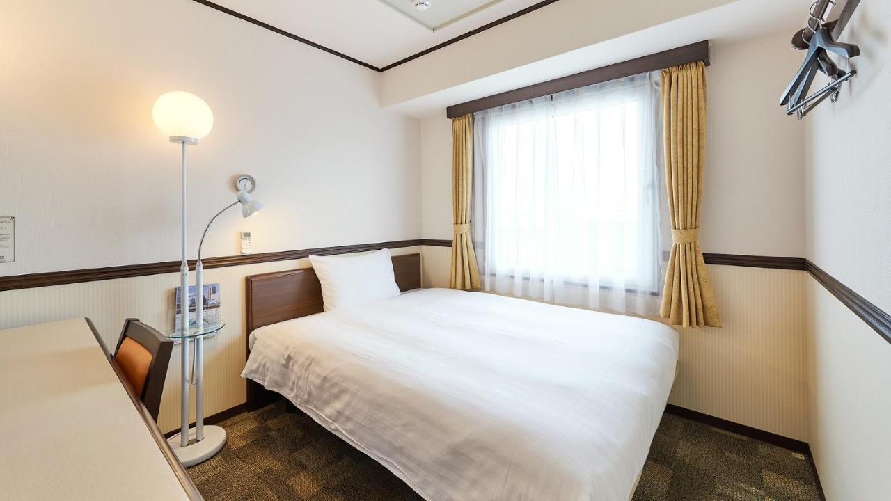 Toyoko Inn Kashiwa Eki Nishi Guchi Exterior foto
